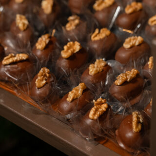 Bombom de Nozes Com Chocolate